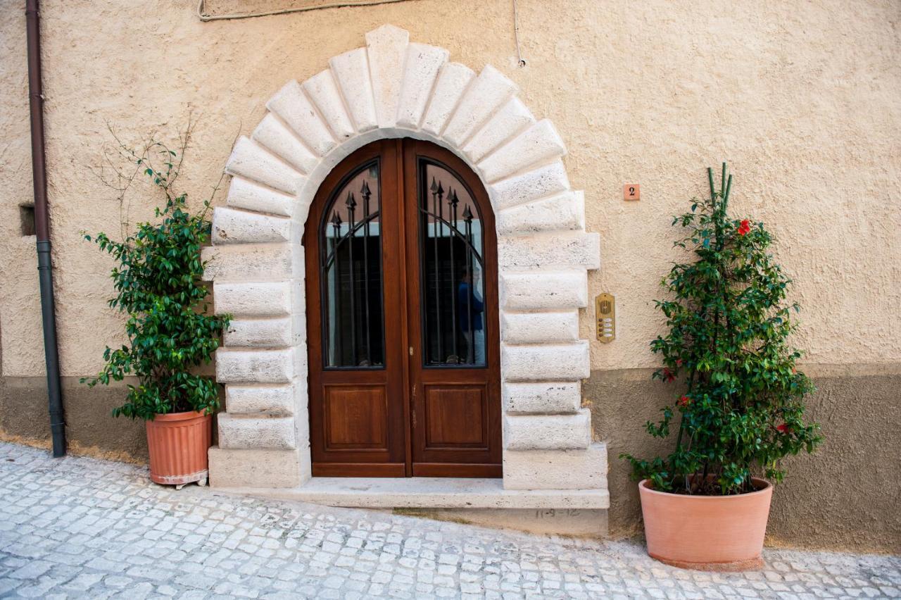 Casa Vacanza La Piazza Orvinio Esterno foto